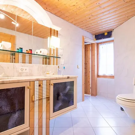 Penthouse Im Haus Padrun *