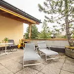 Zentrale Penthouse Im Haus Padrun *
